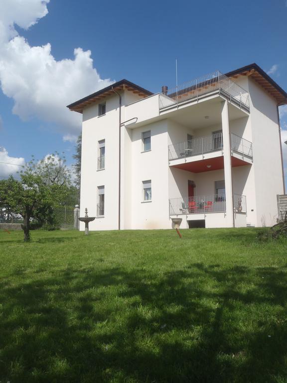 Villa Emilia Castronno ภายนอก รูปภาพ
